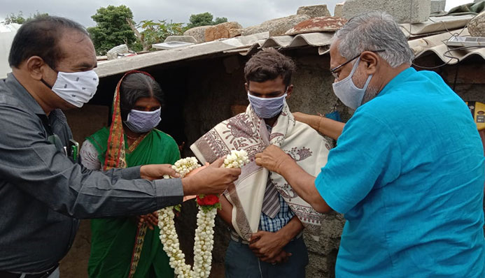 ಗುಡಿಸಿಲಿನಲ್ಲಿದ್ದುಕೊಂಡೇ SSLC ವಿದ್ಯಾರ್ಥಿಯ ಸಾಧನೆ..!