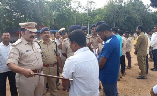 ರೌಡಿ ಶೀಟರ್​​ಗಳಿಗೆ ಗ್ರಹಚಾರ ಬಿಡಿಸುವೆ: SP ಹೆಚ್.ಡಿ.ಆನಂದಕುಮಾರ ವಾರ್ನಿಂಗ್​​