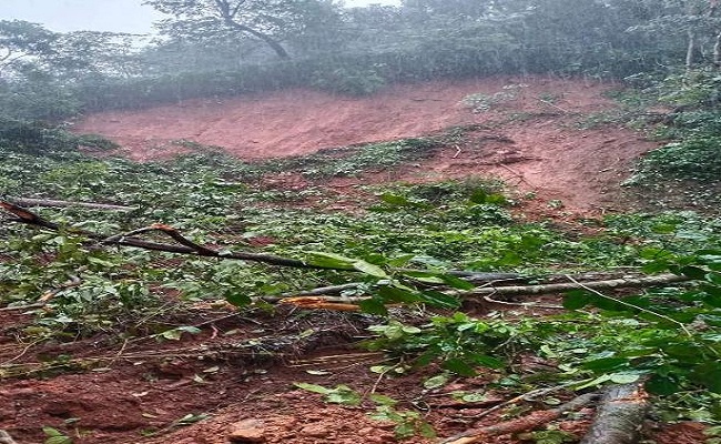 ಆಗುಂಬೆ ಘಾಟ್‌ನಲ್ಲಿ ಗುಡ್ಡ ಕುಸಿತ