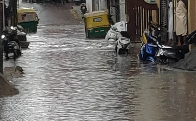 ಬೆಂಗಳೂರಿನಲ್ಲಿ ನಿಲ್ಲದ ಮಳೆ ರಗಳೆ