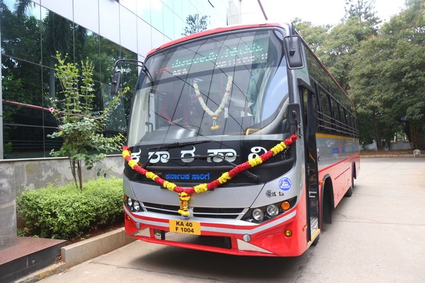 ರಸ್ತೆಗಿಳಿಯಲಿವೆ 300 ಹೊಸ ಮಾದರಿಯ ಬಸ್​ಗಳು