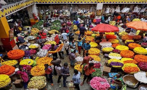 ವರಮಹಾಲಕ್ಷೀಗೂ ಮುನ್ನವೇ ಜನರಿಗೆ ಬೆಲೆ ಏರಿಕೆ ಶಾಕ್