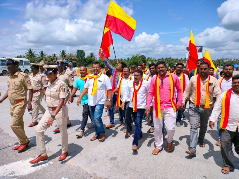 ಬೆಂಗಳೂರು ಬಂದ್​ ಬೆಂಬಲಿಸಿ ಕನ್ನಡಿಗರ ಬಣದ ಕರವೇ ವತಿಯಿಂದ ಪ್ರತಿಭಟನೆ!