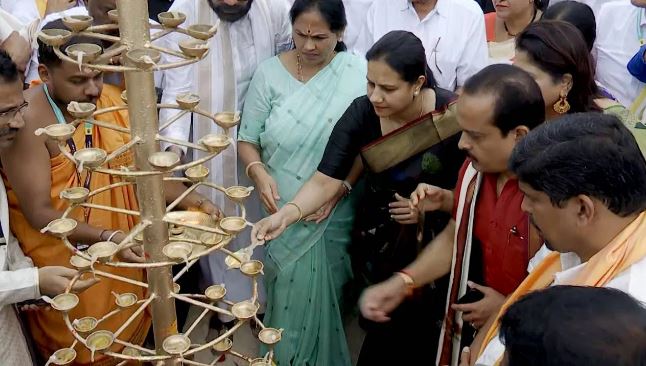 ಬೆಂಗಳೂರು ಕಂಬಳಕ್ಕೆ ಚಾಲನೆ ಕೊಟ್ಟ ಅಶ್ವಿನಿ ಪುನೀತ್ ರಾಜ್ ಕುಮಾರ್