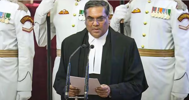 ಸುಪ್ರೀಂ ಕೋರ್ಟ್‌ನ 51ನೇ CJI ಆಗಿ ಪ್ರಮಾಣವಚನ ಸ್ವೀಕರಿಸಿದ ನ್ಯಾ.ಸಂಜೀವ್‌ ಖನ್ನಾ