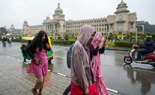 ಫೆಂಗಲ್ ಚಂಡಮಾರುತ ಎಫೆಕ್ಟ್ : ಕೆಲ ಜಿಲ್ಲೆಗಳಿಗೆ ಆರೆಂಜ್​​ ಅಲರ್ಟ್​ ಘೋಷಣೆ !