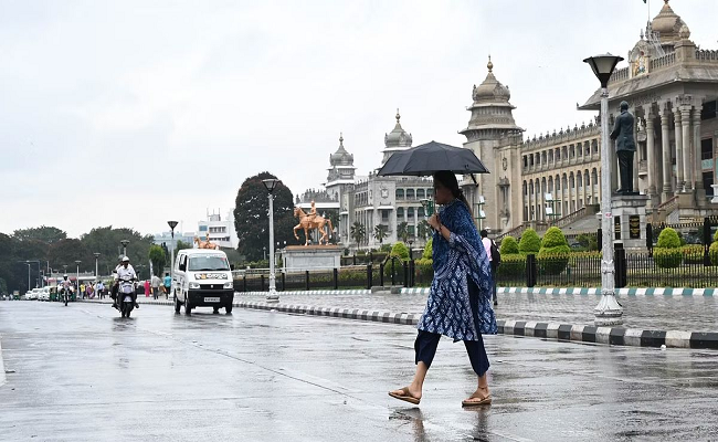 ವಾಯುಭಾರ ಕುಸಿತ : ಮುಂದಿನ ಐದು ದಿನ ಸಿಲಿಕಾನ್​ ಸಿಟಿಗೆ ಮಳೆ ಸಾಧ್ಯತೆ !