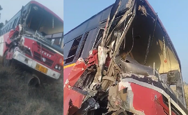 KSRTC ಬಸ್​ ಮತ್ತು ಟ್ರ್ಯಾಕ್ಟರ್​ ನಡುವೆ ಭೀಕರ ಅಪಘಾತ : 18 ಜನರಿಗೆ ಗಾಯ !