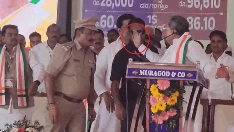ಕಾಂಗ್ರೆಸ್​ ಸಮಾವೇಶದಲ್ಲಿ ಪ್ರತಿಭಟನೆ: ASP ಮೇಲೆ ಕೈ ಎತ್ತಿದ ಸಿಎಂ ಸಿದ್ದರಾಮಯ್ಯ