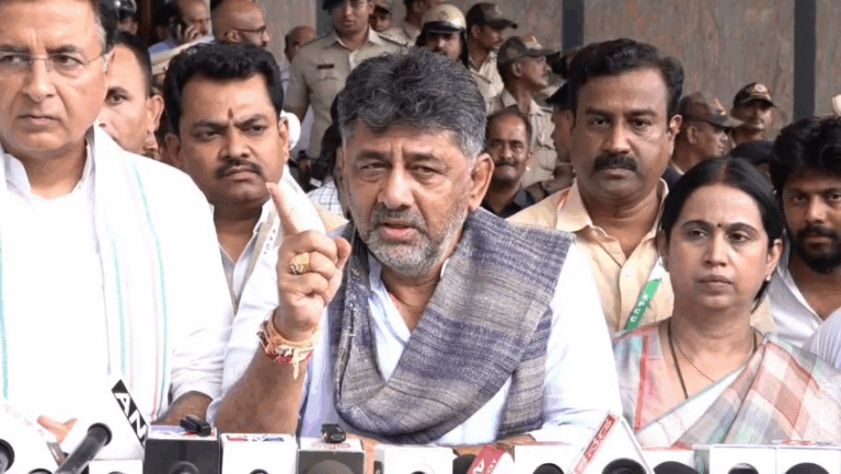 ‘ಒಂದೇ ಒಂದು ಸಭೆ ಮಾಡಲು ಬಿಡಲ್ಲ’; ಬಿಜೆಪಿ ವಿರುದ್ದ ಪ್ರತಿಜ್ಞೆ ಕೈಗೊಂಡ ಕಾಂಗ್ರೆಸ್​​